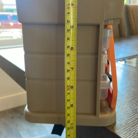 Large Multi Purpose Storage Box with separate sections - Picture 9 of 11